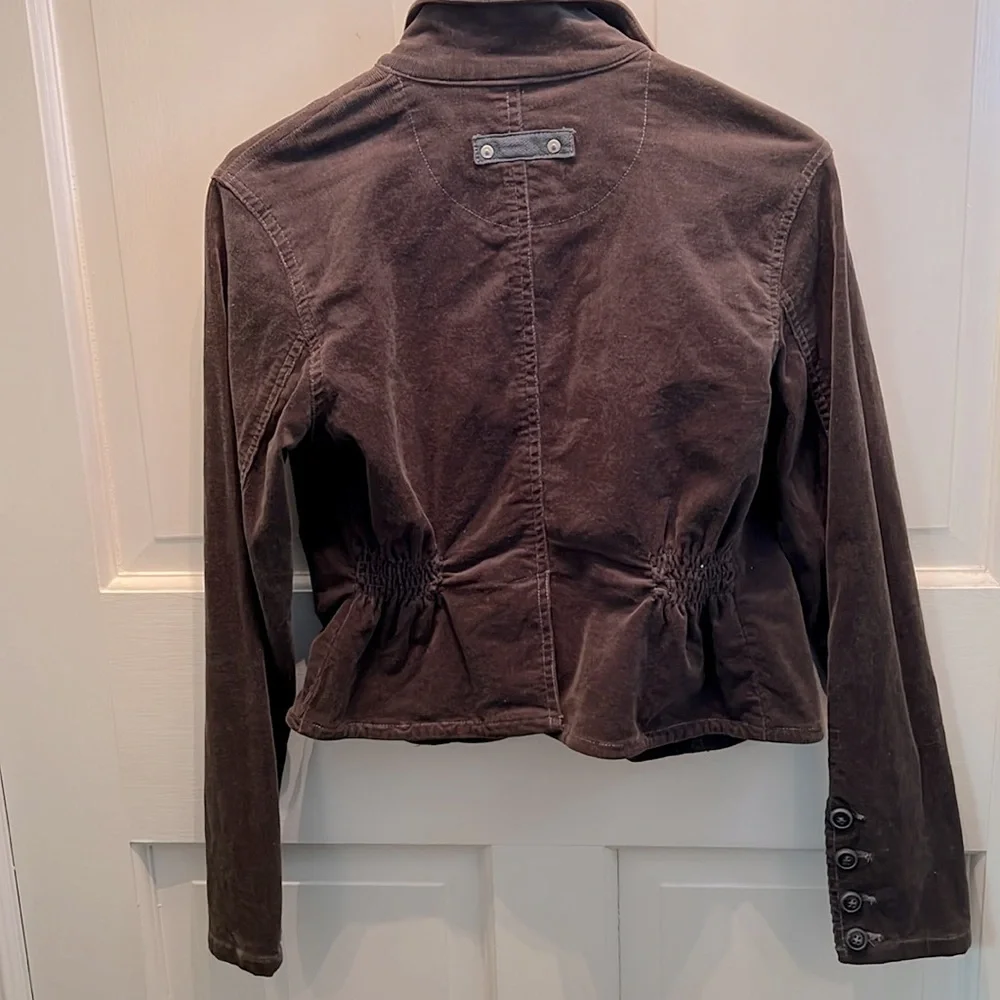 Nori Cropped Vintage Fine Cord Jacket. 97% Cotton and 3% Spandex - Picture 2 of 7